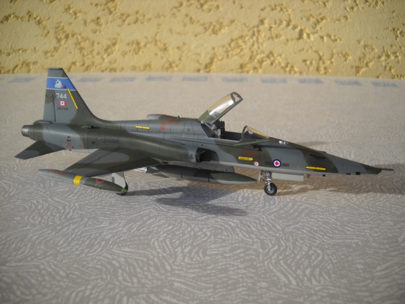 Canadair CRF-5A Freedom Fighter, Esci, 1/72. Dscn3640