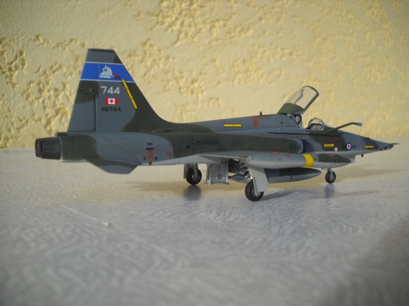 Canadair CRF-5A Freedom Fighter, Esci, 1/72. Dscn3644