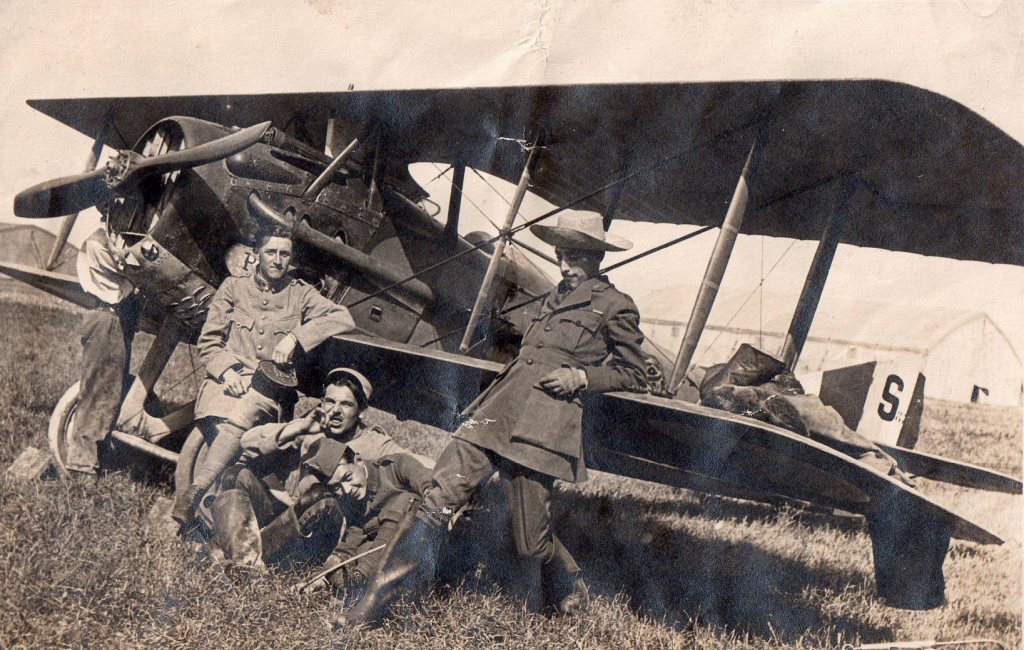 une poignée insignes aviation ( boite)  31_jui10