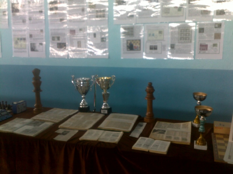 Jeux d’échecs/Championnat national des jeunes catégories à Constantine,  « Le cavalier fou d’Aokas » revient avec quatre médailles - Page 2 02112014