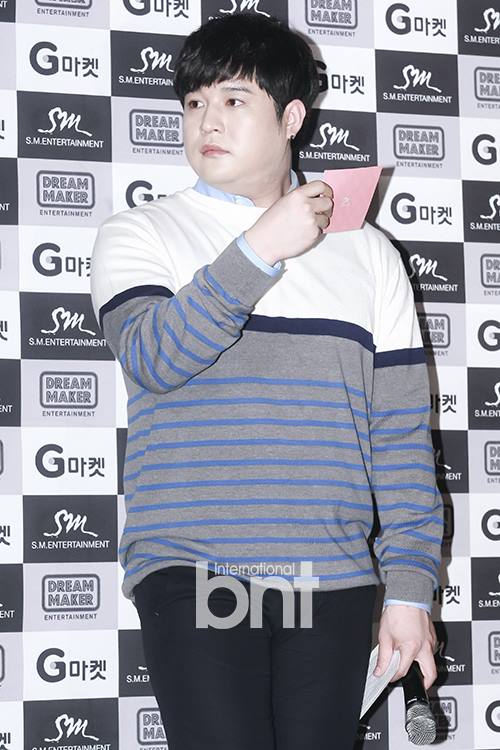 Conférence de presse d'EXO avec MC Shindong 25-05-14 Bnt10