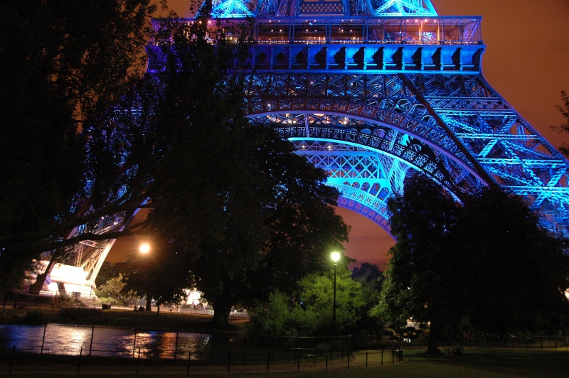 La tour Eiffel bleue, Paris 2008 Dsc_1010
