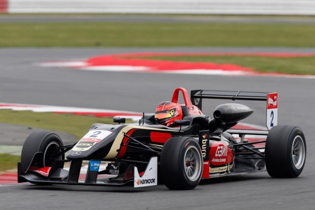 Lotus Junior Team in F.3 A_este10