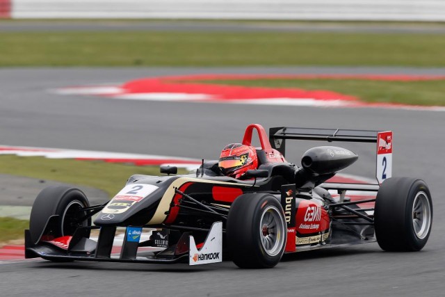 Lotus Junior Team in F.3   A_este10