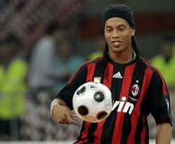 Ronaldinho: Milan Scudetto! Tbyjuj10