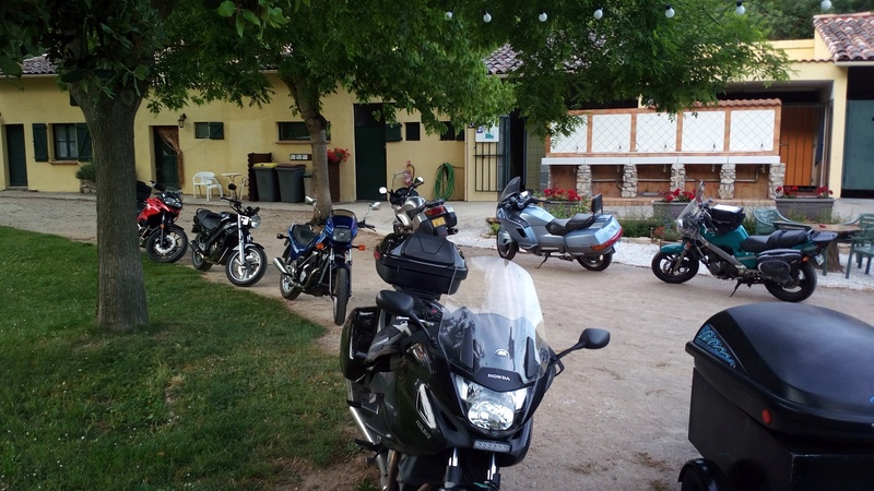 RASSEMBLEMENT LUNAS V2 HONDA JUIN 2017 - Page 9 Red_1_10