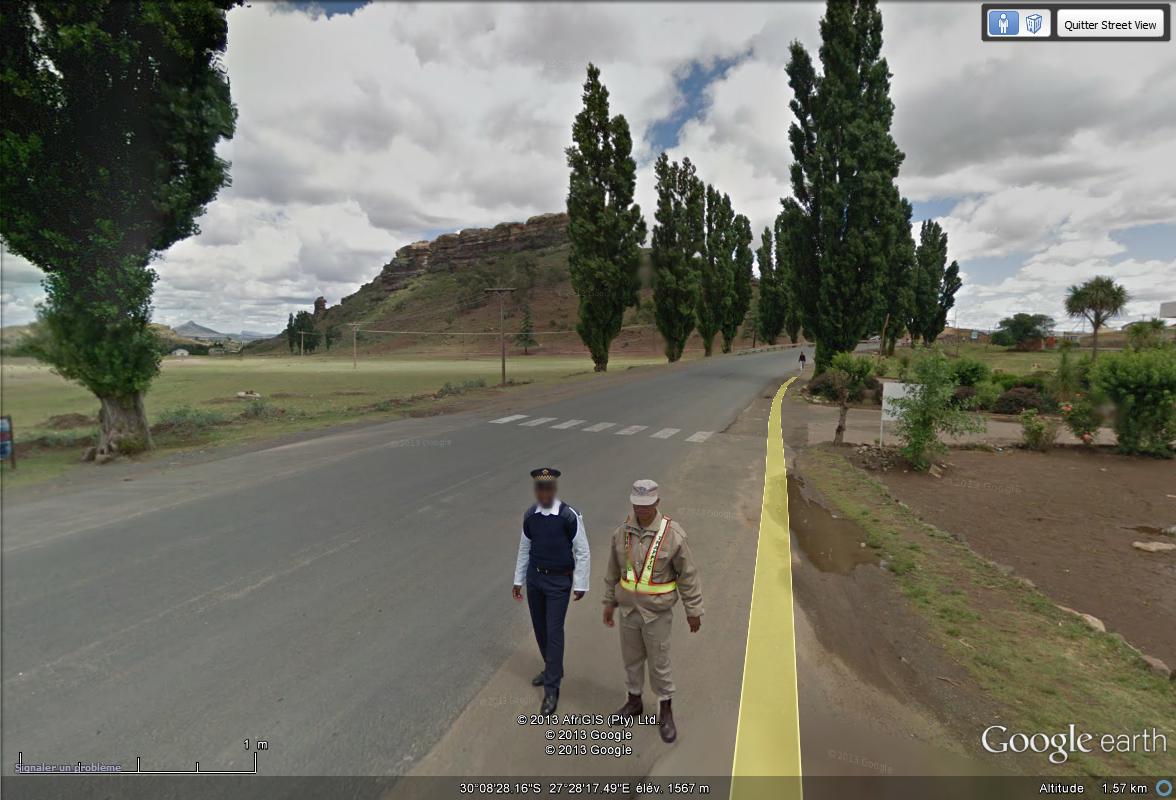 [Lesotho] - Street-view les cartes postales - Page 2 Attent10