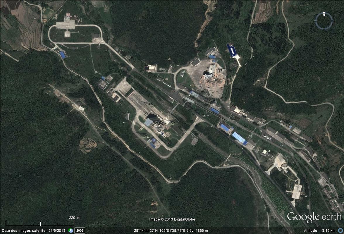 Les sites de lancement de satellites découverts dans Google Earth - Page 5 Pas_de11