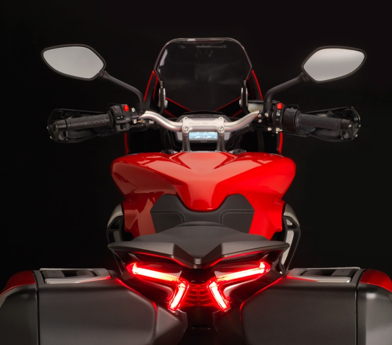 MV AGUSTA TURISMO VELOCE--->ma prochaine moto... - Page 2 Mv_410