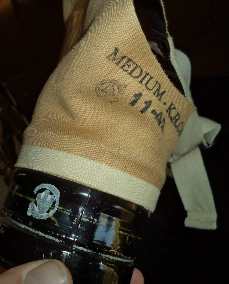 WW2 , Canadian St-John ambulance brigade 1941 museum piece. Kgrhqf10