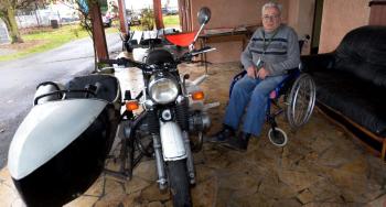 Montauban. A 80 ans et en fauteuil roulant, il est toujours cascadeur à moto 20140110
