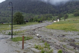 De fortes pluies causent des inondations dans le Valais Suisse Tb_php22