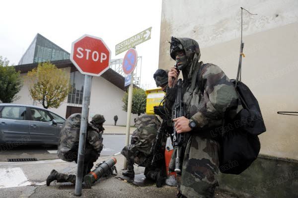 6 novembre 2013, violents combats dans les rues de Pontarlier. Photo-10