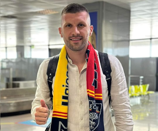 UFFICIALE: ANTE REBIĆ E' UN NUOVO GIOCATORE DEL LECCE! Rebic10