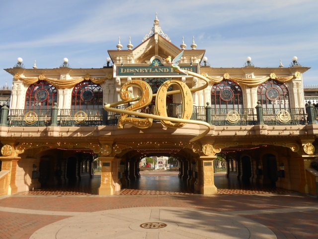 TR séjour inoubliable à Disneyland Paris - Sequoia Lodge (Golden Forest Club) - du 11/06/13 au 14/06/13 [Episode 11 - partie 3 postée le 14/12/13 - TR FINI !!] - Page 26 Dscn2325