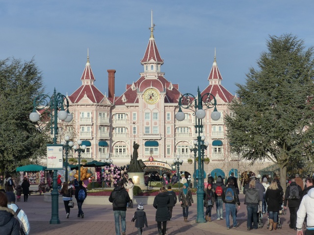 TR séjour magique & topissime à Disneyland Paris - Sequoia Lodge (GFC) - du 17/12/13 au 20/12/13 [Saison 3 Terminée - Épisode 11 – Épisode final !  posté le 25/11/2014 !] - Page 2 P1000412
