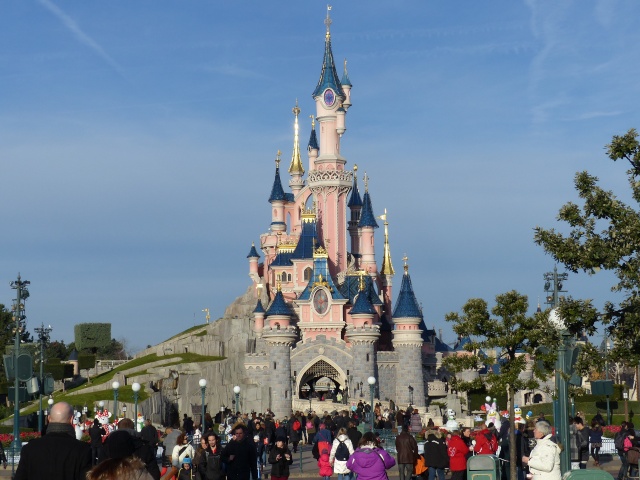 TR séjour magique & topissime à Disneyland Paris - Sequoia Lodge (GFC) - du 17/12/13 au 20/12/13 [Saison 3 Terminée - Épisode 11 – Épisode final !  posté le 25/11/2014 !] - Page 3 P1000434