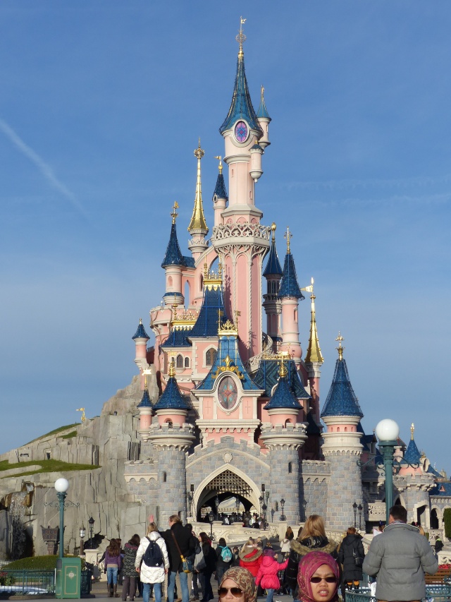 TR séjour magique & topissime à Disneyland Paris - Sequoia Lodge (GFC) - du 17/12/13 au 20/12/13 [Saison 3 Terminée - Épisode 11 – Épisode final !  posté le 25/11/2014 !] - Page 3 P1000435