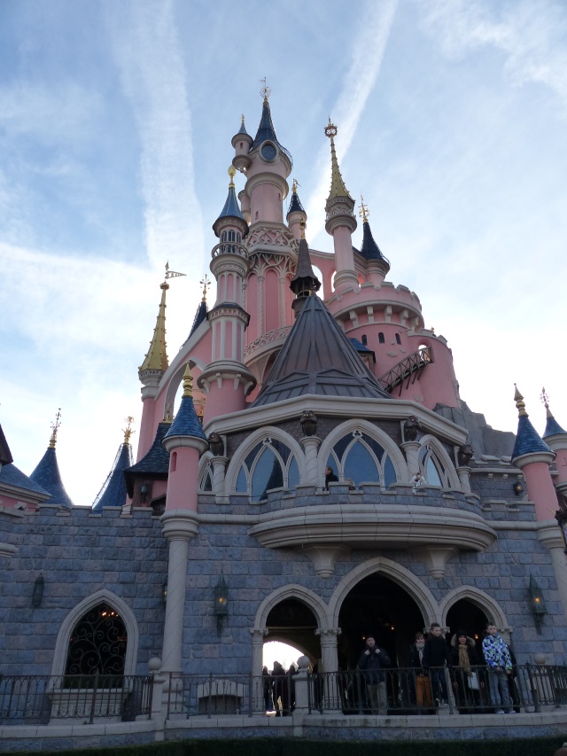 TR séjour magique & topissime à Disneyland Paris - Sequoia Lodge (GFC) - du 17/12/13 au 20/12/13 [Saison 3 Terminée - Épisode 11 – Épisode final !  posté le 25/11/2014 !] - Page 3 P1000444