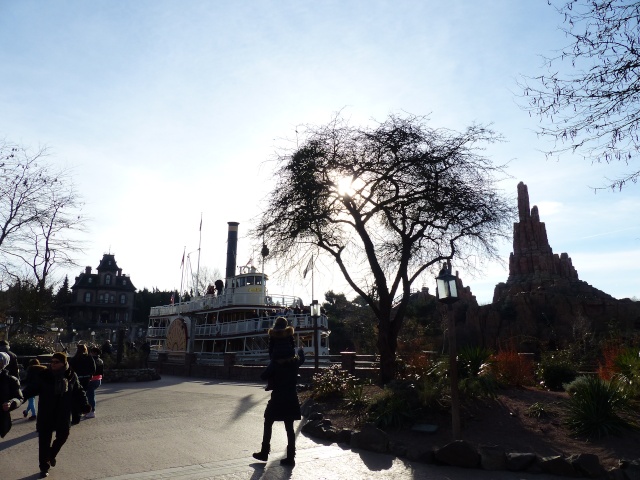 TR séjour magique & topissime à Disneyland Paris - Sequoia Lodge (GFC) - du 17/12/13 au 20/12/13 [Saison 3 Terminée - Épisode 11 – Épisode final !  posté le 25/11/2014 !] - Page 5 P1000518