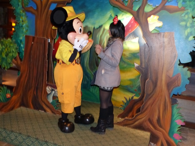 TR séjour magique & topissime à Disneyland Paris - Sequoia Lodge (GFC) - du 17/12/13 au 20/12/13 [Saison 3 Terminée - Épisode 11 – Épisode final !  posté le 25/11/2014 !] - Page 12 P1010023