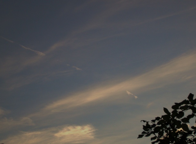 Ciel de Provence novembre 2013/ nuages noctulescents au crépuscule Sany0015