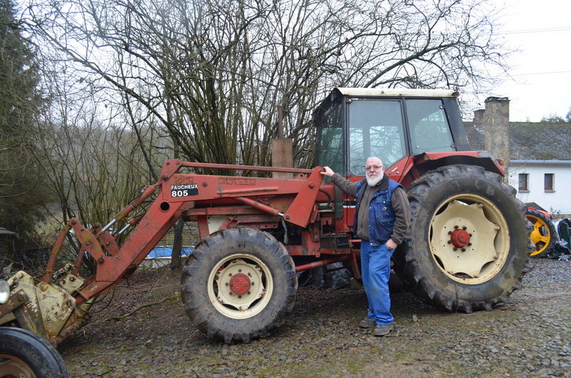 Dernier arrivé, mon IH 1246 XL 4x4. Dsc_0110