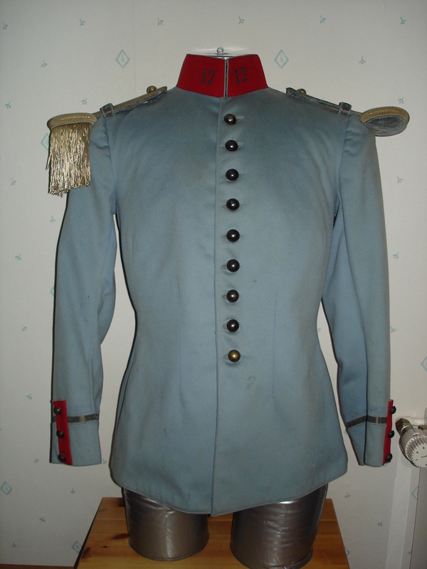 Les uniformes portés par les chasseurs à cheval (Troupe et officier)  Hussar14