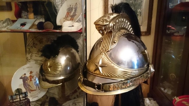 Le casque de hussard modèle 1910 (Troupes et officier)  Pomerl21