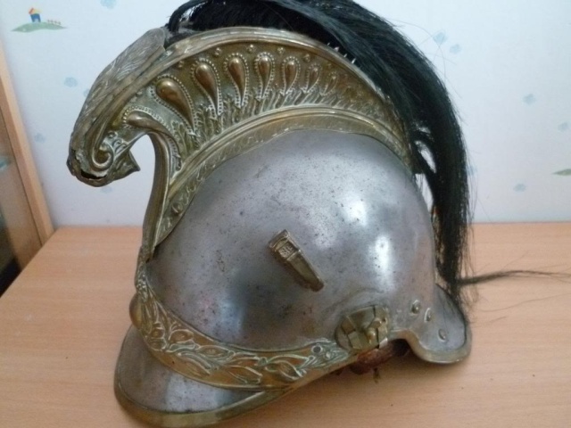 Le casque de dragon modèle 1874 (Troupe et officiers)  Rosacr13