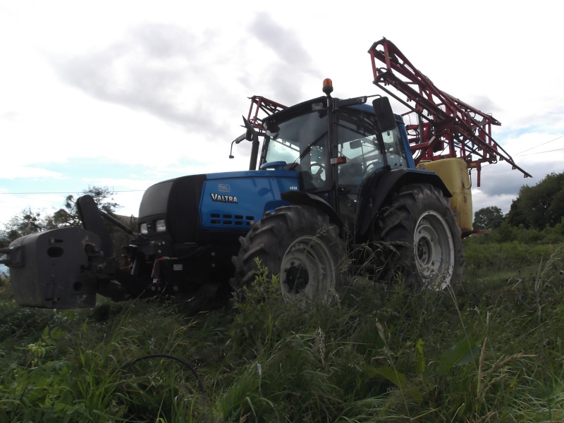 Valtra 6550 (photos )et 1 décompacteur heliplow GB 00211