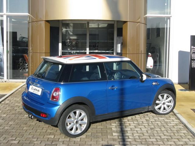 La MINI Cooper S R56 de Raf30 W1076711