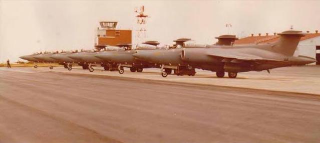 1/48 BUCCANEER S.A.A.F Airfix FINI - Page 3 Last6s10
