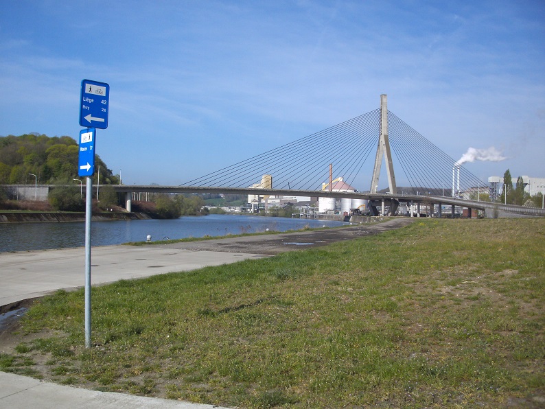 RAVeL 1 Est (Part 2) Huy (Pont Père Pire) - Huy (Pont de l'Europe) - Eurovelo 3 - EV3 - Itinéraire n°6 - La Meuse à vélo Statte10