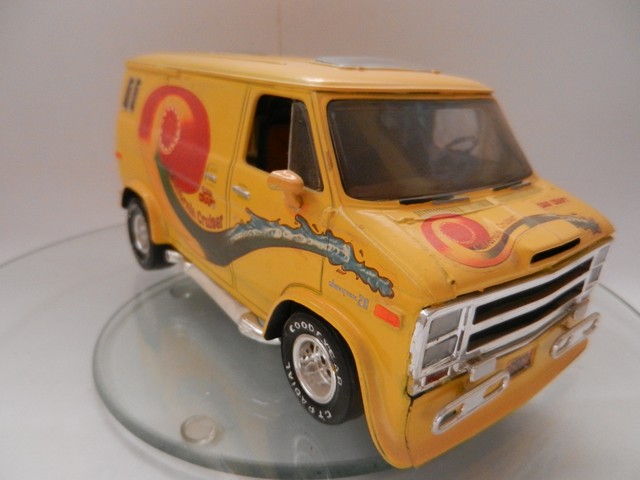 [REVELL] CHEVY VAN CALIFORNIA Réf H 1395 00211