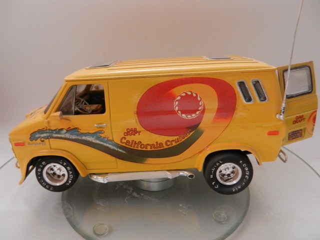 [REVELL] CHEVY VAN CALIFORNIA Réf H 1395 00311