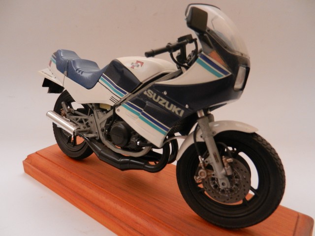 Moto Suzuki RG250T 00911