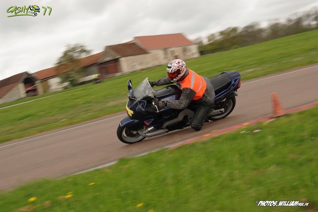 roulages motos, piste, circuit - Page 3 Imgp7710