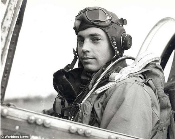 Décès d'un célèbre pilote WWII : William Overstreet Jr A25
