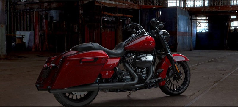 Moins de Chrome chez Harley ? Road-k13