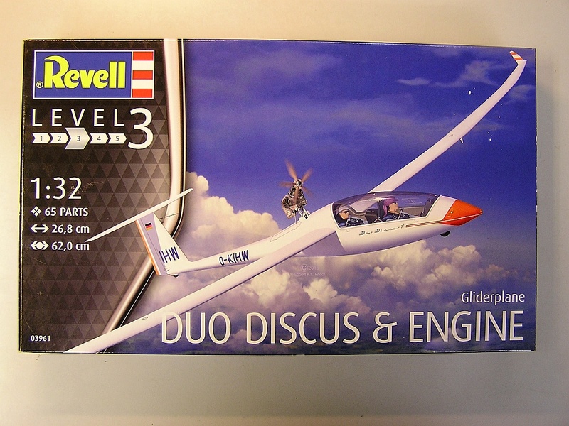 Segelflugzeug Duo Discus mit Hilfsmotor / Revell, 1:32 112