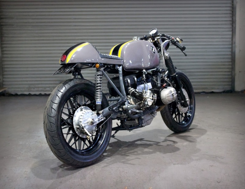 C'est ici qu'on met les bien molles....BMW Café Racer - Page 26 Kevils11