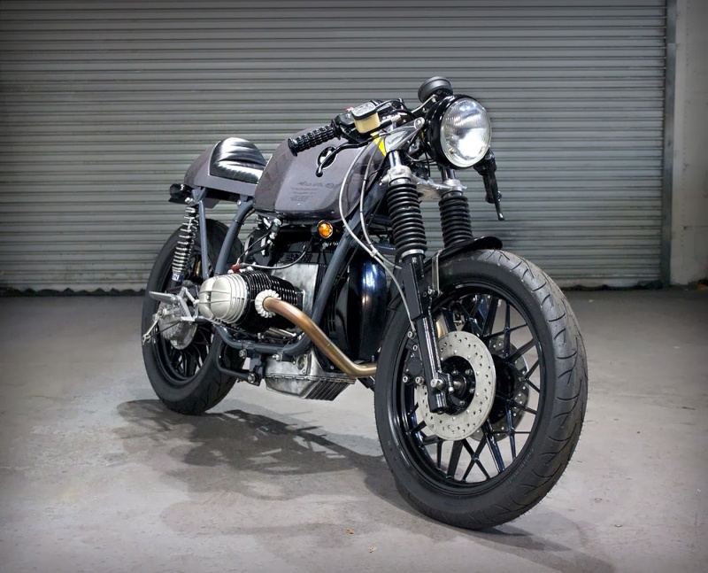 C'est ici qu'on met les bien molles....BMW Café Racer - Page 26 Kevils12