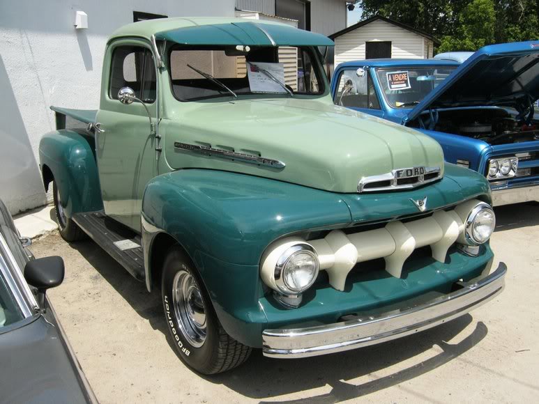 Plusieurs photos : Camionnettes Ford ...de 1951 à 1952 Fordf110