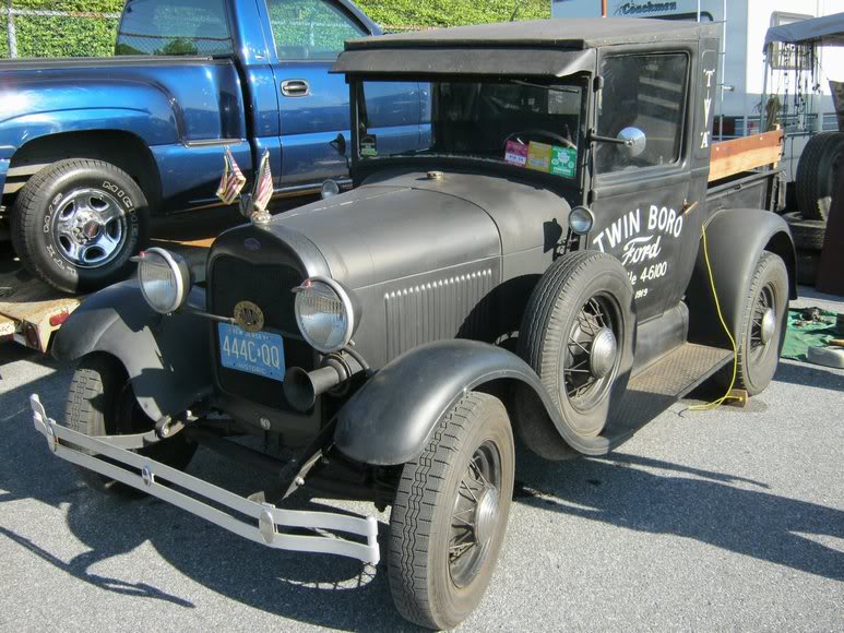 Plusieurs photos : Camionnettes Ford ...de 1928 à 1931 Fordtr10