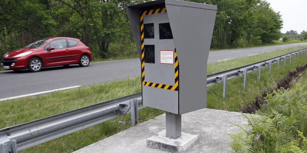 Il sort de son stage de récupération de points et se fait flasher à 200 km/h sur l'autoroute Radar-10