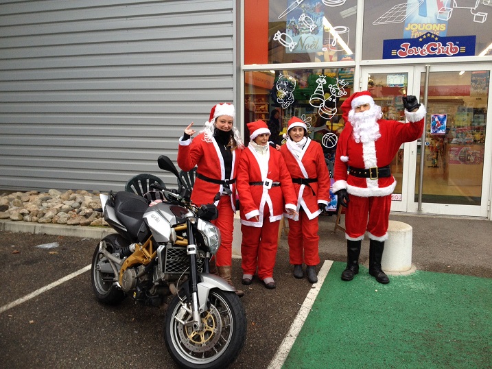 Un Père Noël en moto : pour des enfants hospitalisé !! Le 15/12/2013 - Page 18 Photo10
