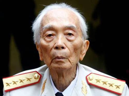 الجنرال الفيتنامي "جياب" الذي طرد المستعمر الفرنسي والأمريكي وافته المنية 447510