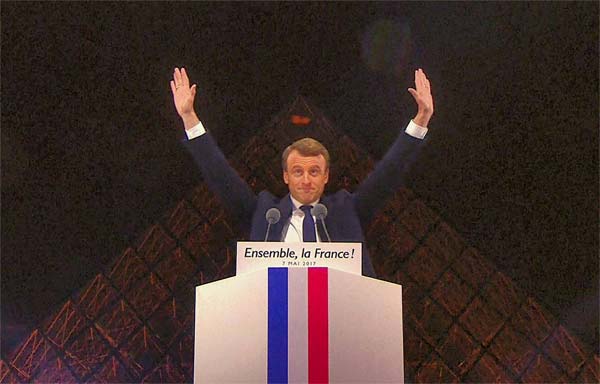 L'arrivée imminente du Grand Monarque Macron12
