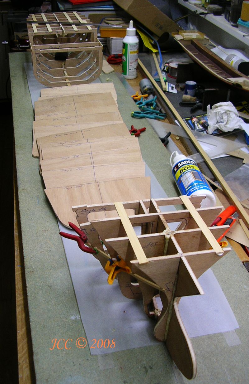 Méthode de construction d'une coque de bateau bois (kit, plan ou modélisme) Imgp4814